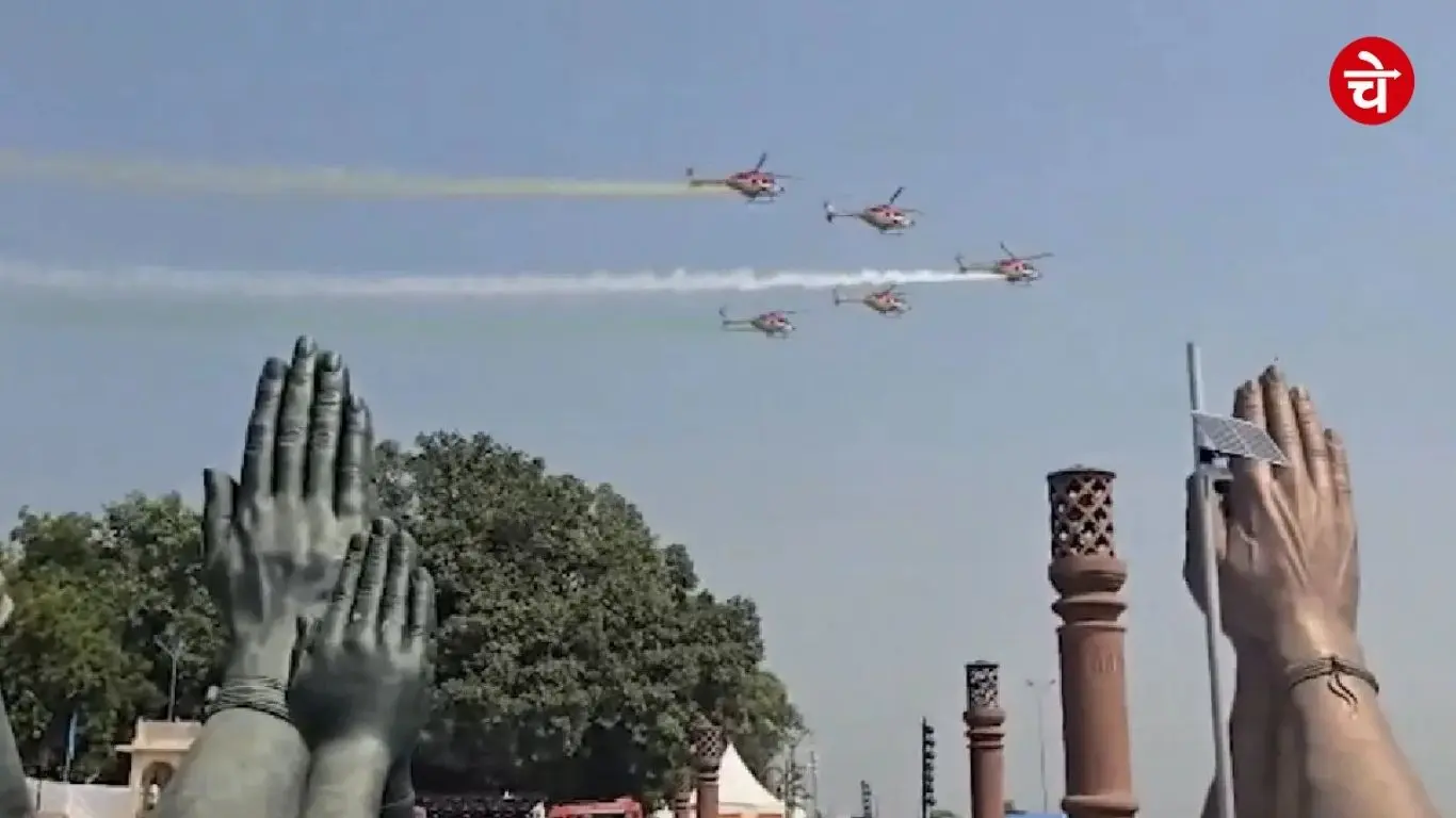 Sarang team performs thrilling aerobatics at Varanasi Air Show_20261024_153416_0000